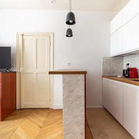 Nicolo Passy Magnifique Studio *
